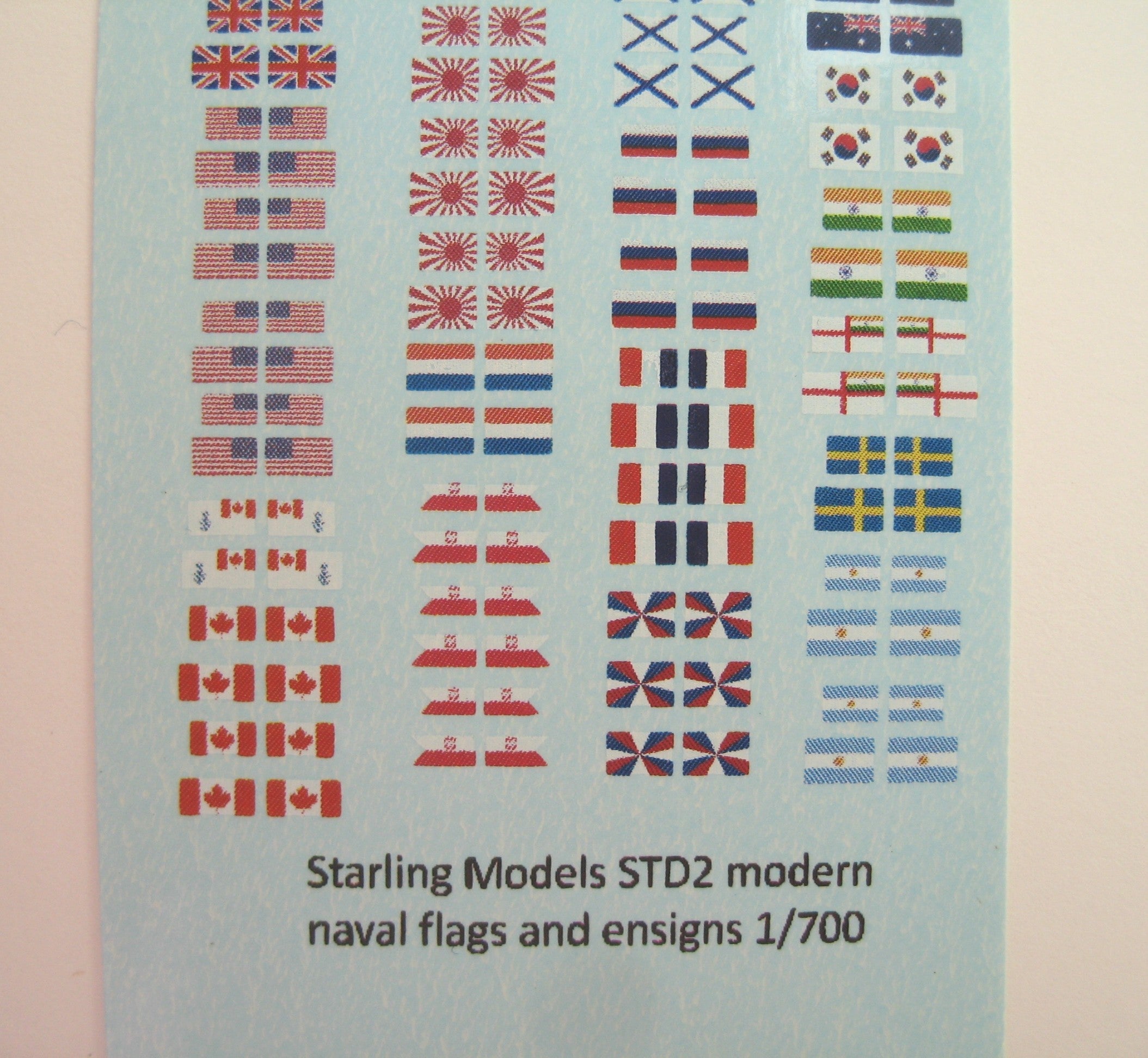 Modern naval flags and ensigns 1/700