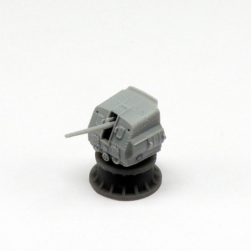 USN 5in./38 Mk.21 gun on semi enclosed mount (x4)